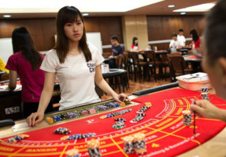 Play online gambling games